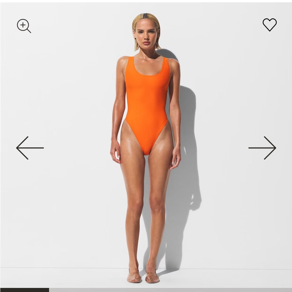 Sw21. Skims signature scoop neck one piece in tangerine small or large 🍊 NWT